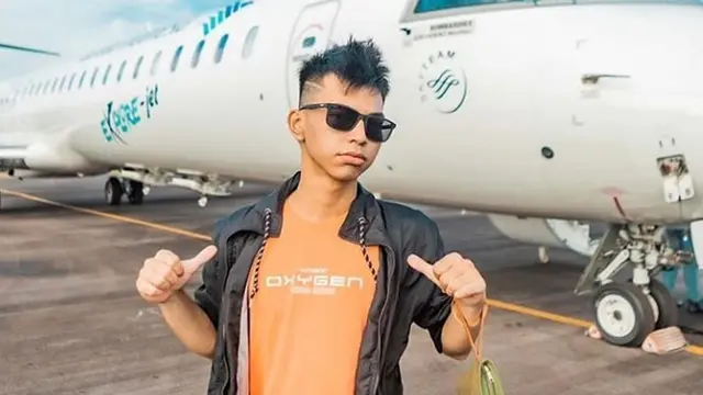 FOTO: Gaya Liburan Dimas 'Kembaran' Raffi Ahmad di Sumba, Tampil Santai