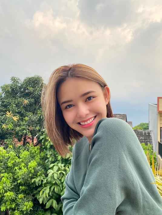 Foto Gaya Amanda Manopo Dengan Rambut Pendek Sebahu Memesona