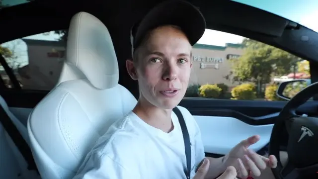 Youtuber dihujat warganet