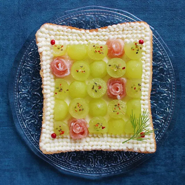 6 Kreasi Seni Roti Tawar dengan Buah Ini Unik, Estetik Banget