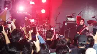 Voice of Baceprot tampil memukau&nbsp;di Soundsfest Experience di Ballroom Kuningan City P6, Sabtu (22/6). (Liputan6.com/Angga Yuniar)