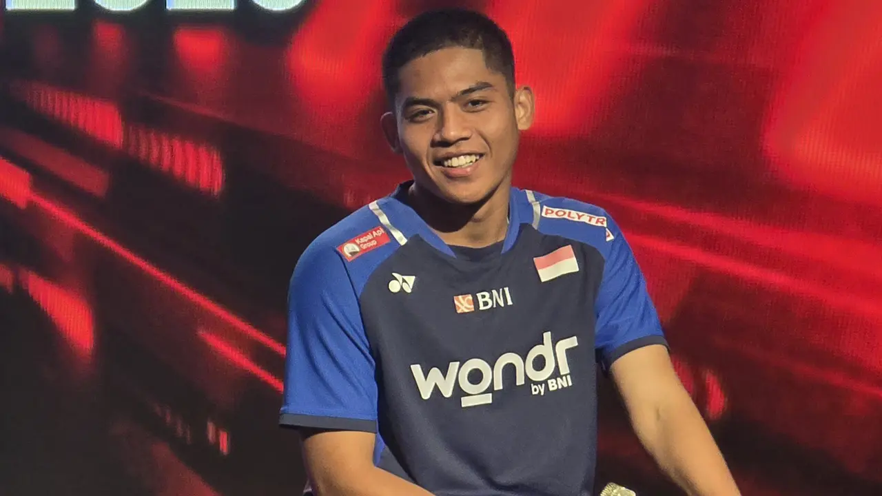 Ubed dapat penghargaan dari PB Djarum