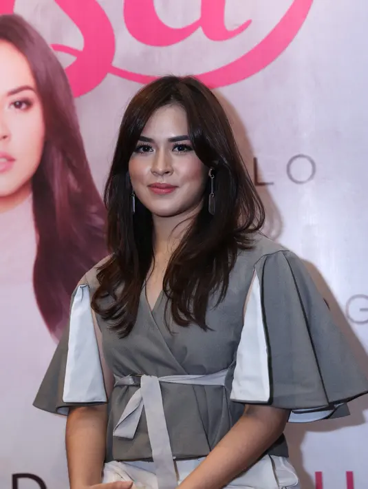 "Kok sound-nya beda, galaunya beda. Banyak perbedaan dari sebelumnya. Ya, salah satu tanda penerimaan yang baik adalah masuk nominasi AMI dan AMPM," ucap perempuan 26 tahun itu. (Nurwahyunan/Bintang.com)