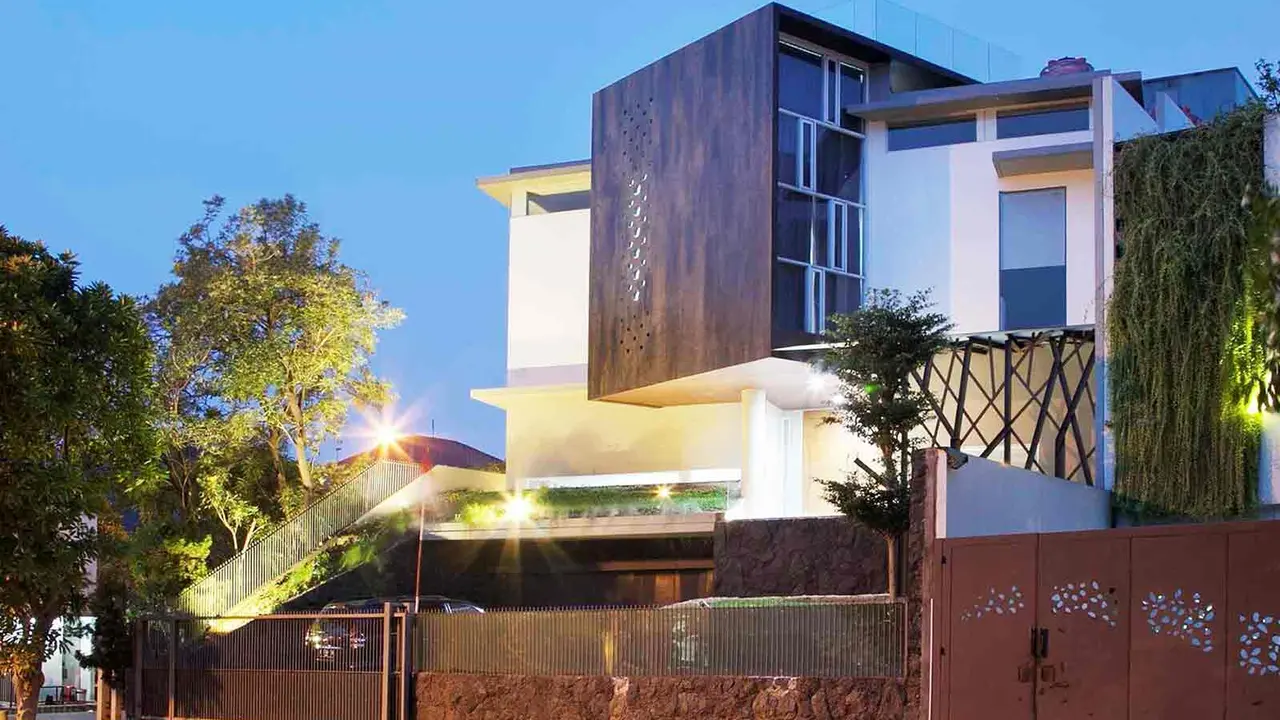 Arsitektur Rumah Kontemporer dengan Material Corten Steel Super Keren
