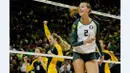 Alaina Bergsma berposisi sebagai spiker. (www.dailyemerald.com)