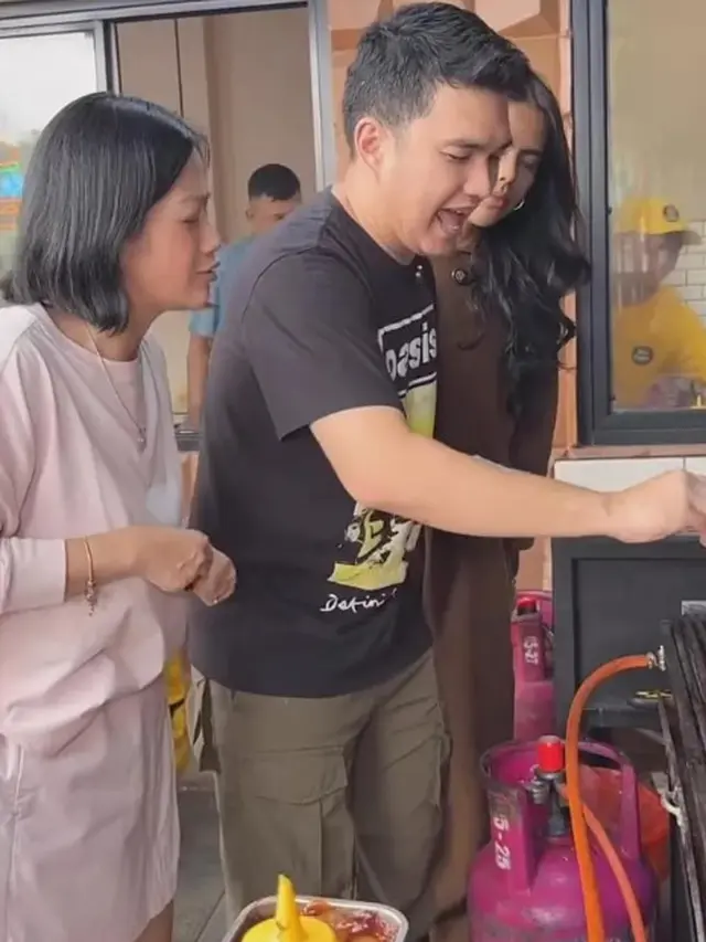 Potret Dapur di Warung Burger Aldi Taher (Foto: Instagram @alditaher.official)