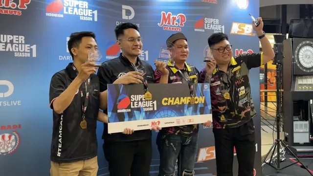 Super League Season 1