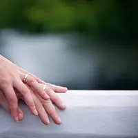 Ada sejarah di balik tradisi. Kenali, agar bisa lebih memaknai prosesi lamaranmu nanti. (Foto: unsplash.com)