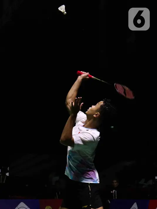 Bermain tiga set, pertandingan antara Anthony Sinisuka Ginting dan Kenta Nishimoto berlangsung ketat. (Liputan6.com/Herman Zakharia)