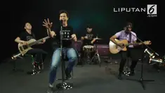 Percaya atau tidak, Jumper Fi punya segudang amunisi musik yang seru. Bahkan meski dibawakan secara akustik.