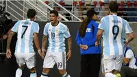 Ever Banega melakukan selebrasi usai mencetak gol untuk Argentina pada pertandingan Grup D Copa America 2016, Selasa (7/6/2016). (EPA)