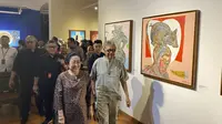 Presiden Kelima RI Megawati Soekarnoputri menghadiri pameran seni rupa karya Butet Kartaredjasa, Senin (13/5/2024). (Liputan6.com/ Delvira Hutabarat)