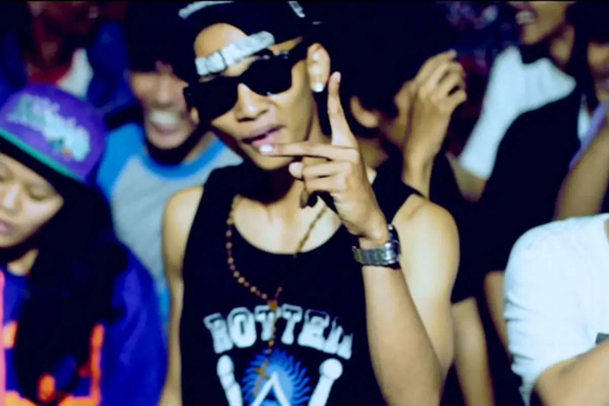 young-lex-131218b.jpg