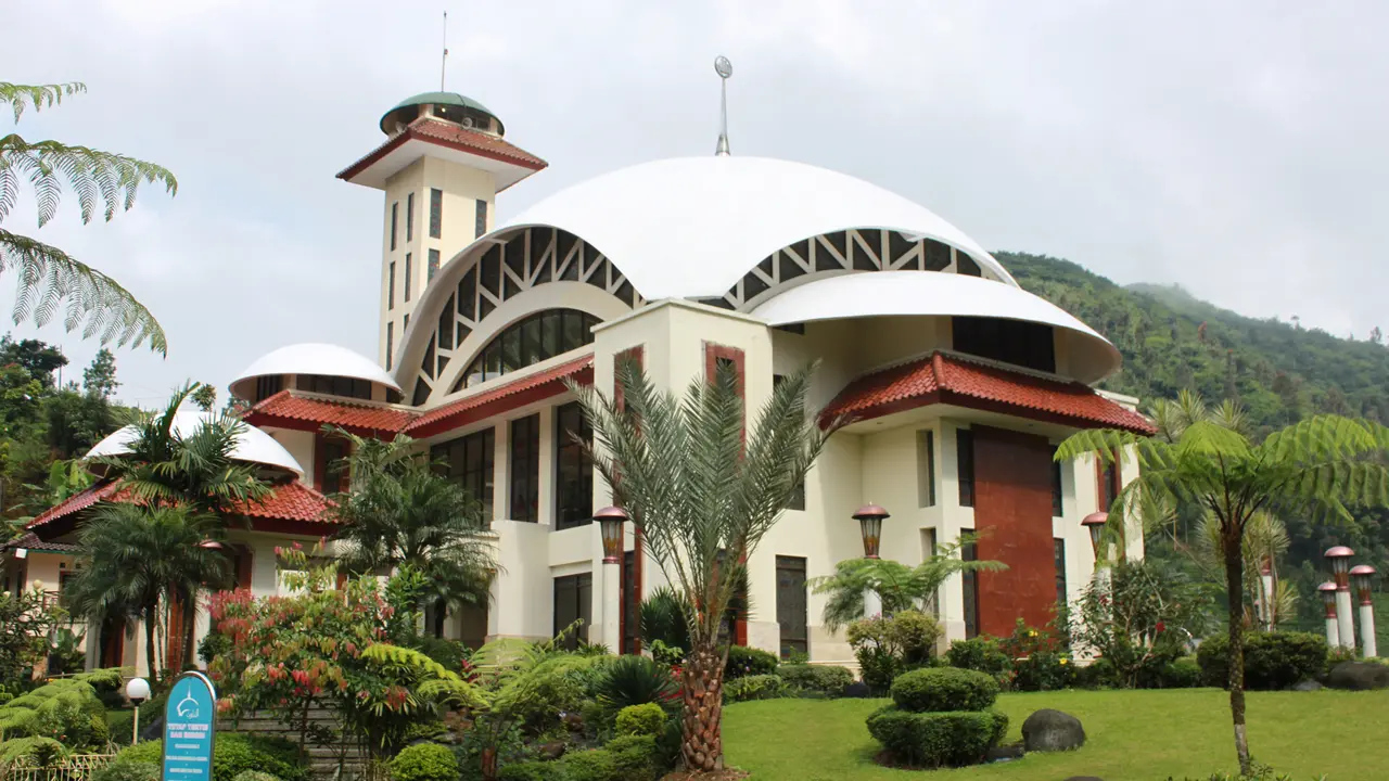 6 Masjid Cantik di Indonesia