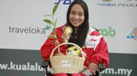 Laura Aurelia Dinda, atlet pertama Indonesia yang meraih medali emas pada ASEAN Para Games 2017, Senin (18/9/2017). (Humas CdM APG)