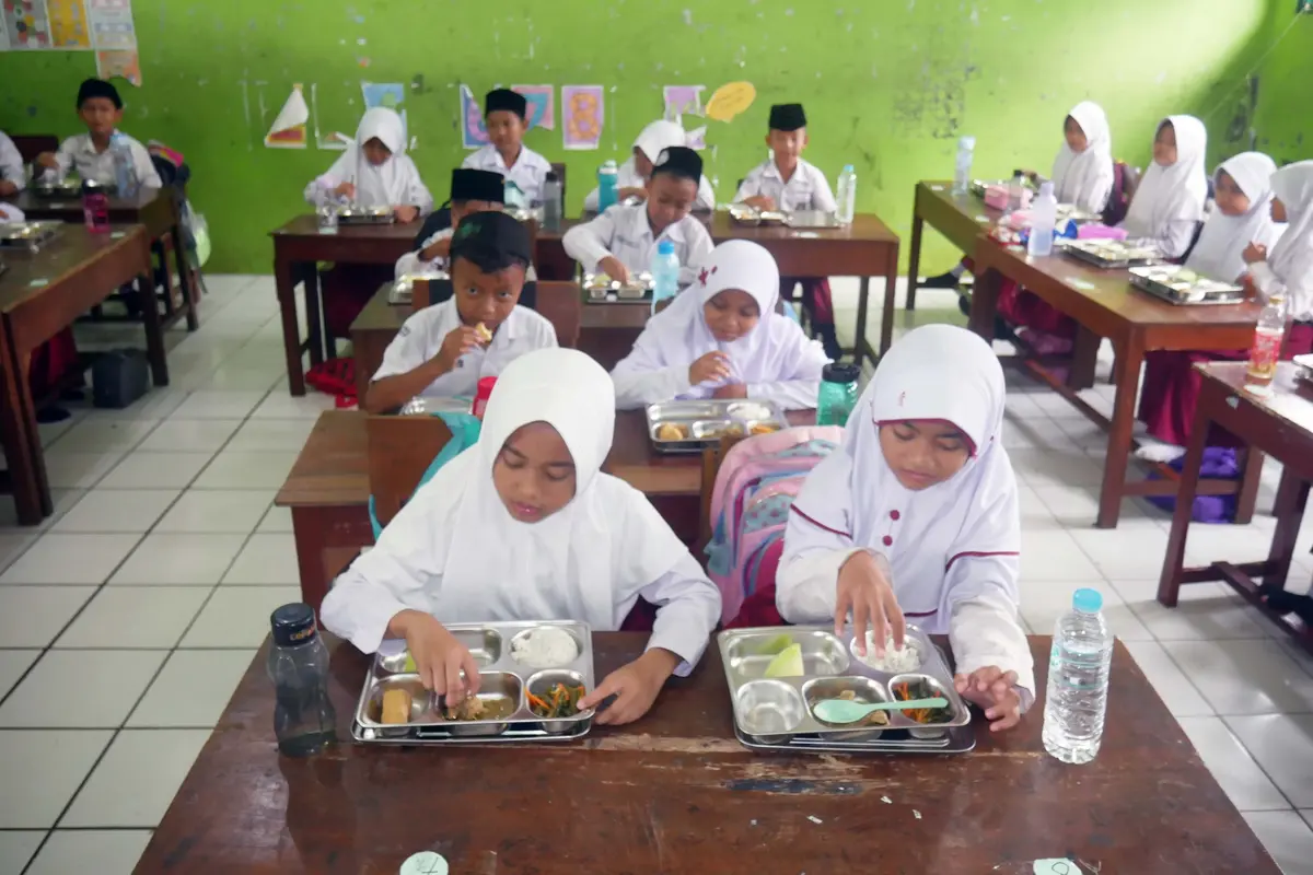 ilustrasi makan bergizi gratis