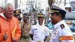 Citizen6, Amerika Serikat: Komandan KRI Dewaruci Letkol Laut Haris Bima Bayuseto diterima oleh Capt. Thomas Bushy, Vice President Of Maritime Operation Master TS Kennedy di dermaga US Massachusetts Maritime Academi, Selasa (26/6). (Pengirim: Penarmatim).