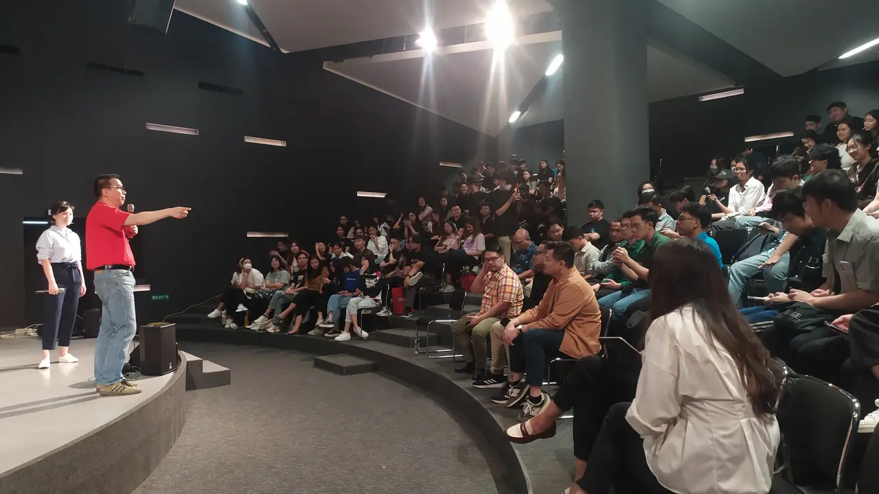 Suasana Vidio Goes to Campus di Petra Surabaya. (Dian Kurniawan/Liputan6.com)