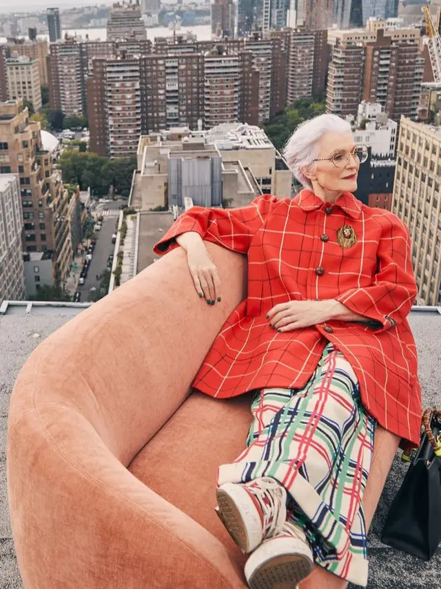 Maye Musk Ibunda Elon Musk Jadi Ikon Fashion di Usia Senja. [@mayemusk]