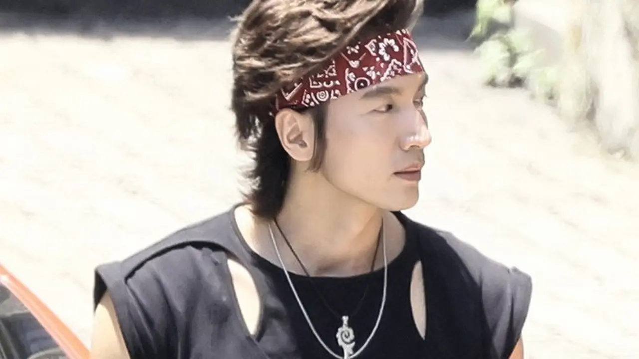 21 Tahun Berlalu, Ini 6 Potret Penampilan Jerry Yan Dandan Ala Tao Ming Tse Lagi