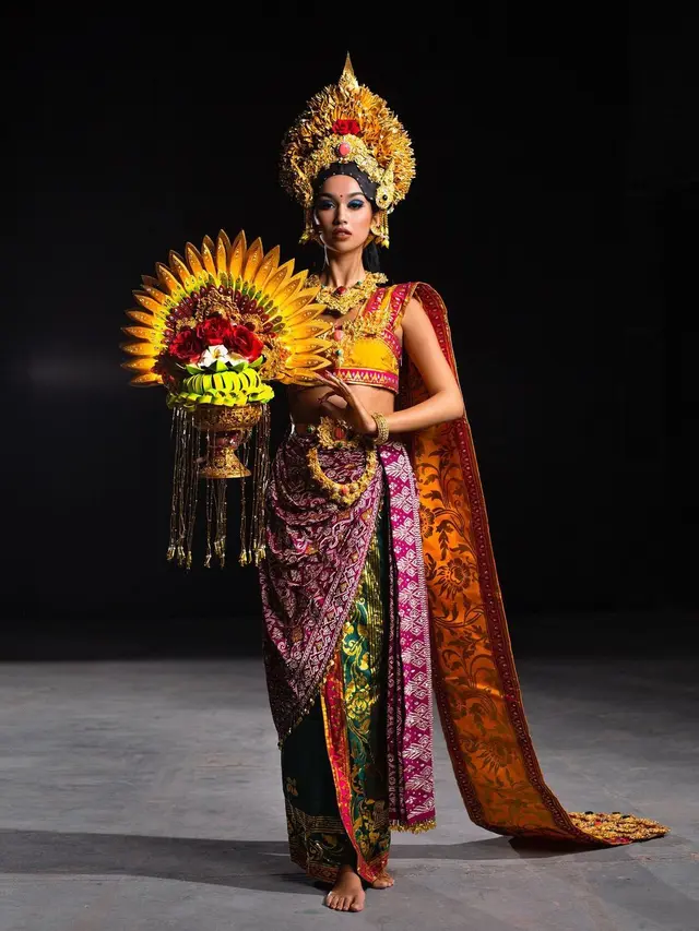 Masuk Top 10, Ini 7 Gaya Sophia Rogan di Miss Grand International 2021