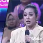 Soimah Memberi Masukan untuk Penampilan Lovely (Philippines) Bersama Lady Rara Lewat Lagu 'Nafsu Serakah' di babak Top 12 Dangdut Academy Asia 6. (Dok. Indosiar)