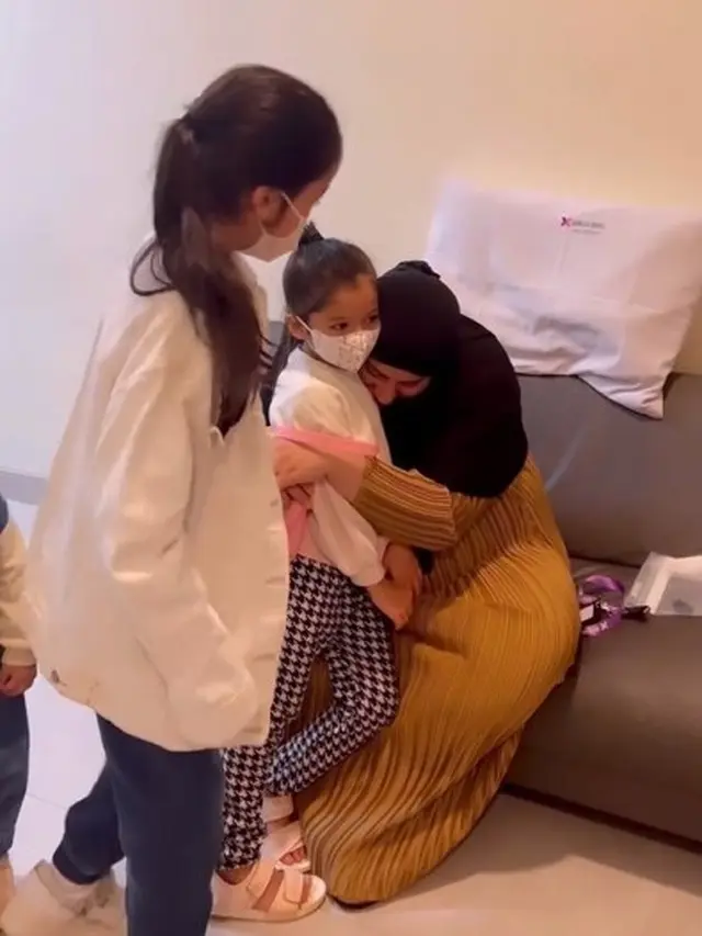 8 Momen Persalinan Anak Keempat Tasyi Athasyia, Ala Alatas Turut Mendampingi
