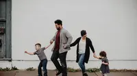 7 Cara Mengatur Perhatian pada Anak dengan Jarak Usia yang Berdekatan