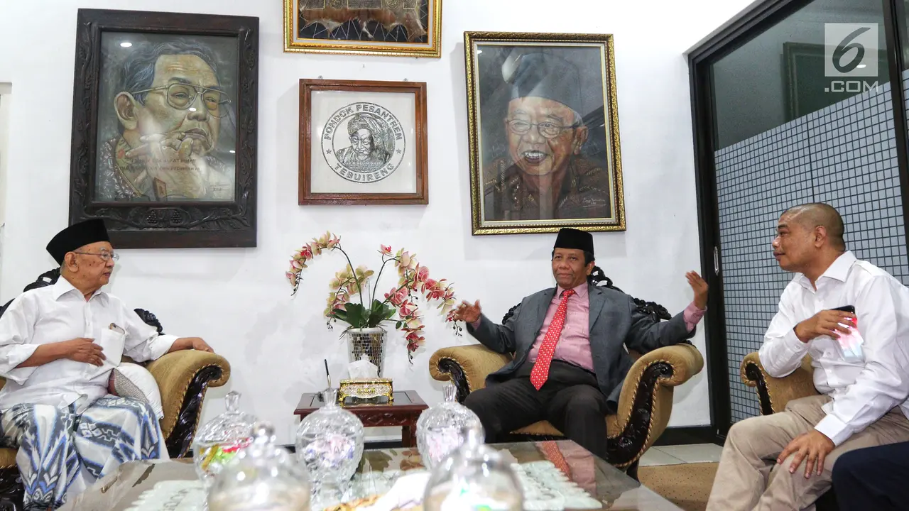 Jelajah Kebangsaan, Mahfud MD dan Romo Benny Ziarah ke Makam Gus Dur