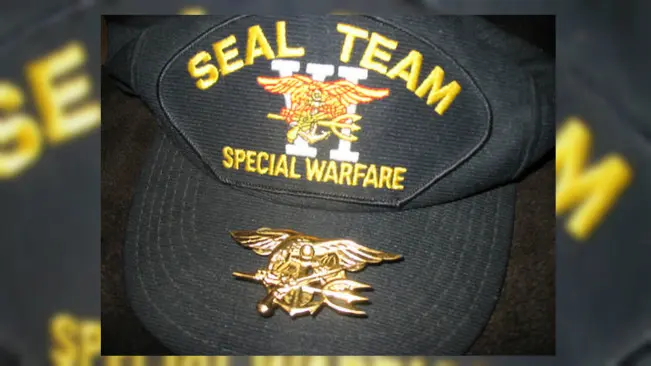 Topi dengan lambang SEAL Team 6. (Sumber Wikimedia/Ron Vos1)