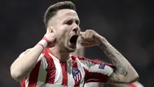 Gelandang Atletico Madrid, Saul Niguez berselebrasi usai mencetak gol ke gawang Liverpool pada pertandingan leg pertama babak 16 Liga Champions di stadion Wanda Metropolitano di Madrid, Spanyol, Selasa (18/2/2020). Atletico Madrid menang tipis atas Liverpool 1-0. (AP Photo/Bernat Armangue)