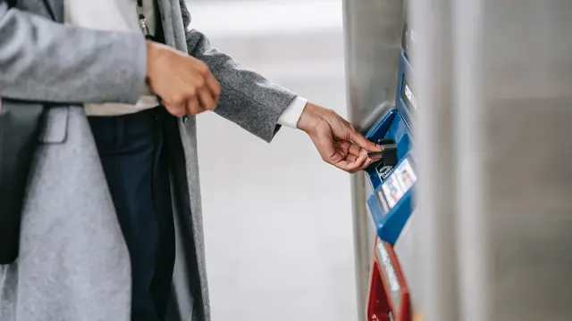 Daftar 22 Bank yang Turunkan Biaya Transfer Jadi Rp2.500 Mulai Desember