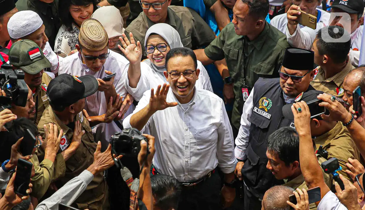 Calon presiden nomor urut 1 Anies Baswedan menggelar kampanye perdana di GOR Ciracas, Jakarta, Selasa (28/11/2023).