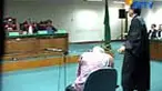 Anggodo Widjojo, terdakwa kasus penyuapan dan menghalangi penyidikan oleh penyidik negara, menjalani sidang perdana di Pengadilan Tipikor. Sidang sempat diwarnai perdebatan terkait kondisi kesehatan terdakwa.