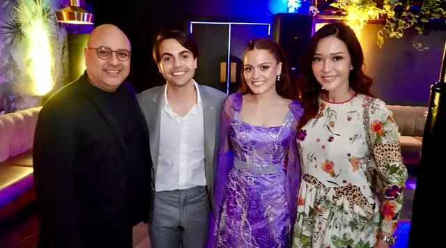 6 Potret gaya Maia Estianty saat kondangan ke luar negeri, aura old money