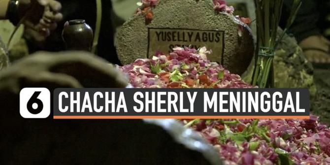 VIDEO: Keluarga Histeris Terima Jenazah Eks Personel Trio Macan Chacha Sherly
