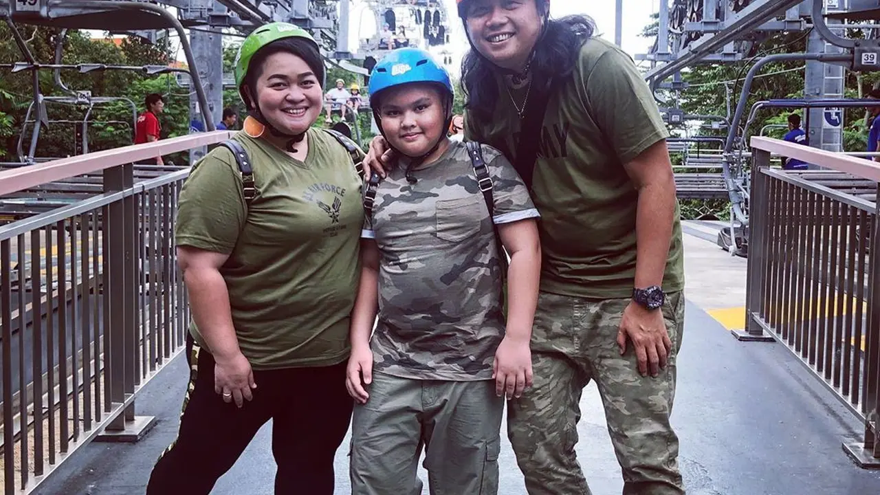 [Fimela] Artis-artis yang Rumahnya Kebanjiran