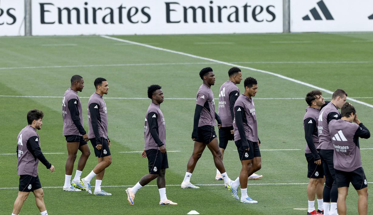 Tapi untuk Valverde, dirinya dipastikan absen karena harus menjalani perawatan 10-15 hari. (AFP/Oscar Del Pozo)