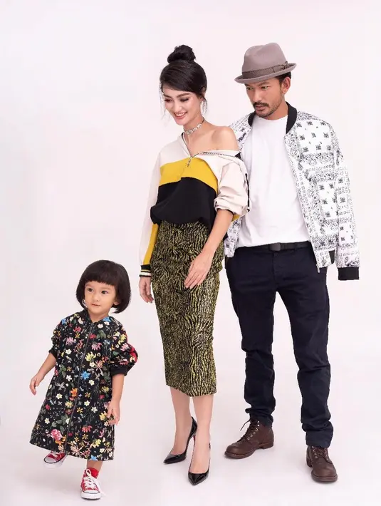 Rio Dewanto dan Atiqah Hasiholan