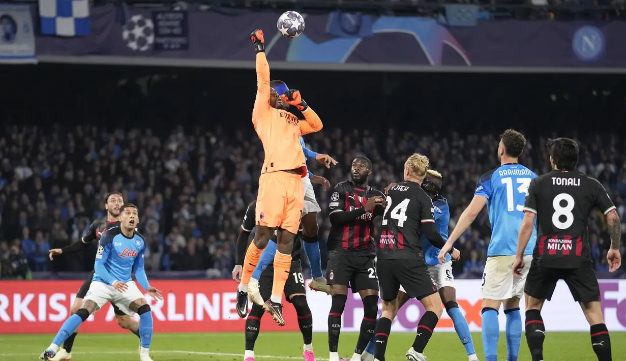 Rossoneri sebelumnya mengalahkan Il Partenopei 1-0 pada pertemuan di Stadion San Siro pekan lalu. (AP Photo/Andrew Medichini)