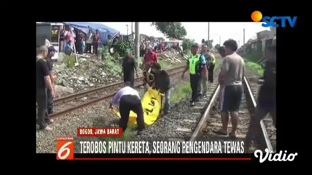 Petugas kepolisian langsung mengevakuasi jenazah korban dan membawanya ke Rumah Sakit Umum Daerah Kota Bogor.