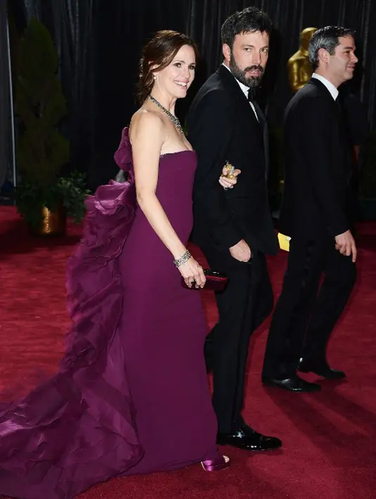 Namun di sisi lain terdapat kabar Jenn telah mengajukan gugatan cerai kepada suaminya yang telah berpisah dengannya selama dua tahun belakangan ini.  (AFP/Bintang.com)