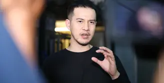 Tidak hanya piawi dalam akting, Herjunot Ali juga memiliki bakat didunia tarik suara. Belum lama ini, ia baru saja mengeluarkan single berjudul W ke pasaran. (Nurwahyunan/Bintang.com)