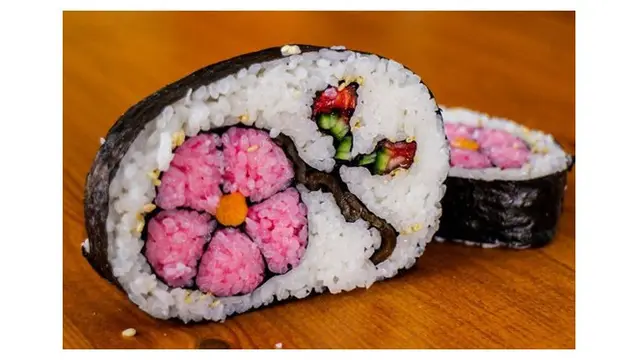 8 Potret Bentuk Sushi Ini Unik Banget, Bikin Sayang Dimakan