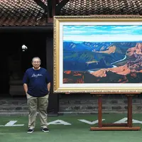 Lukisan terbaru SBY yang dilukis di atas kanvas besar dengan pemandangan Grand Canyon sukses bikin netizen takjub. Berikut potretnya! (Instagram/aniyudhoyono).