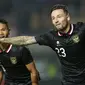 Pemain Timnas Indonesia, Marc Klok melakukan selebrasi usai mencetak gol penyeimbang 1-1 ke gawang Timnas Curacao dalam laga uji coba FIFA Matchday antara Timnas Indonesia menghadapi Curacao di Stadion Gelora Bandung Lautan Api (GBLA), Bandung, Jawa Barat, Sabtu (24/9/2022) malam WIB. (Bola.com/Bagaskara Lazuardi)