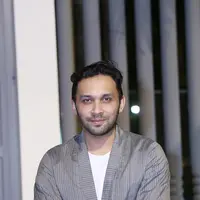 "Sekarang kan semuanya sinetron hampir stripping dan waktunya nggak ada. Kalau seandainya saya mau ngambil sinetron lagi, harus jalas jalan ceritanya, dan mendidik," ujar suami Ilmira Usmanova. (Nurwahyunan/Bintang.com)