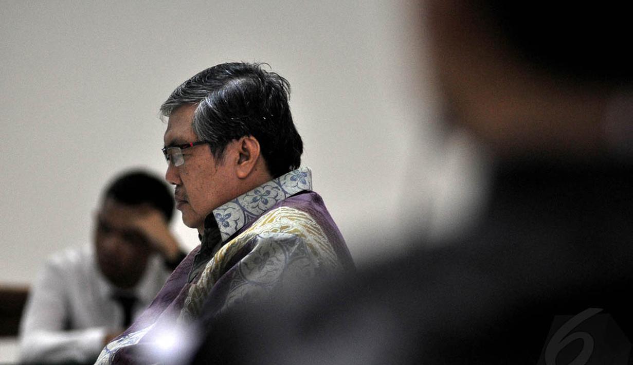 Mantan Kepala Bappebti, Syahrul Raja Sampurnajaya merupakan terdakwa kasus dugaan suap pengurusan izin lokasi Taman Pemakaman Bukan Umum di Bogor, Jawa Barat. (Liputan6.com/Miftahul Hayat) 