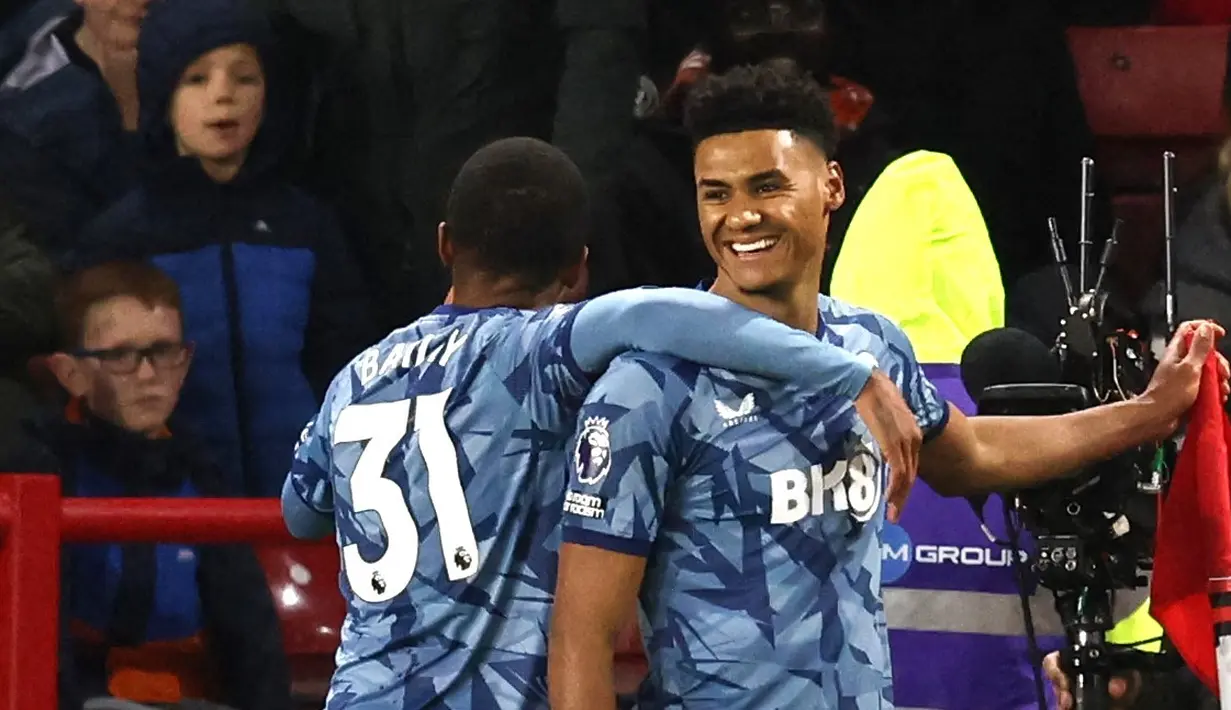 Aston Villa pesta lima gol tanpa balas kala bertandang ke markas Sheffield United. Pada laga ini, Ollie Watkins hadir sebagai bintangnya. Penyerang berkebangsaan Inggris tersebut berperan dalam memberikan 1 gol dan 2 assist. (AFP/Darren Staples)