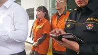 Roro Fitria Diserahkan ke Kejaksaan Negeri Jaksel. (Merdeka/Ronald)